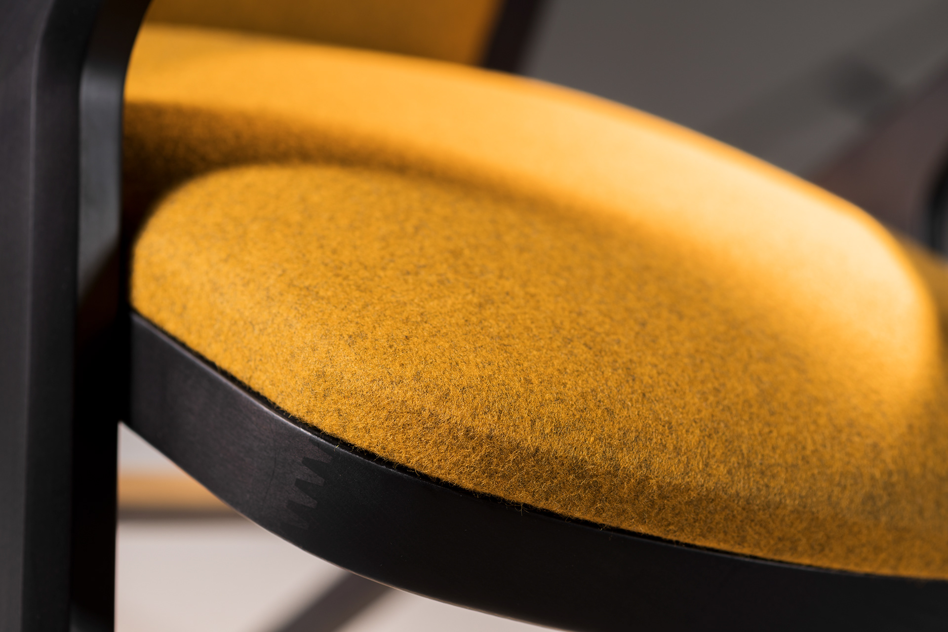 black，chair，Cali Chair，