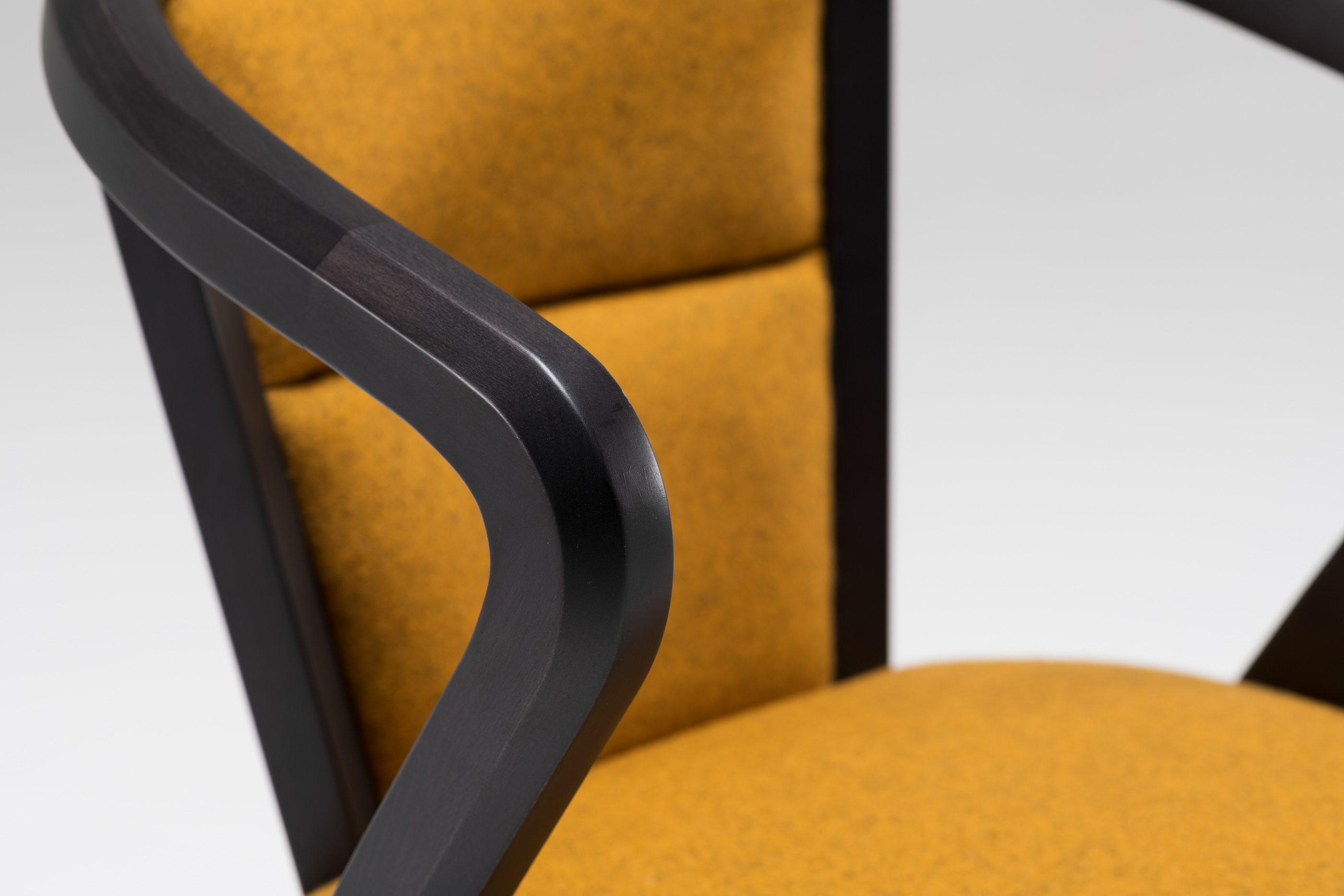 black，chair，Cali Chair，