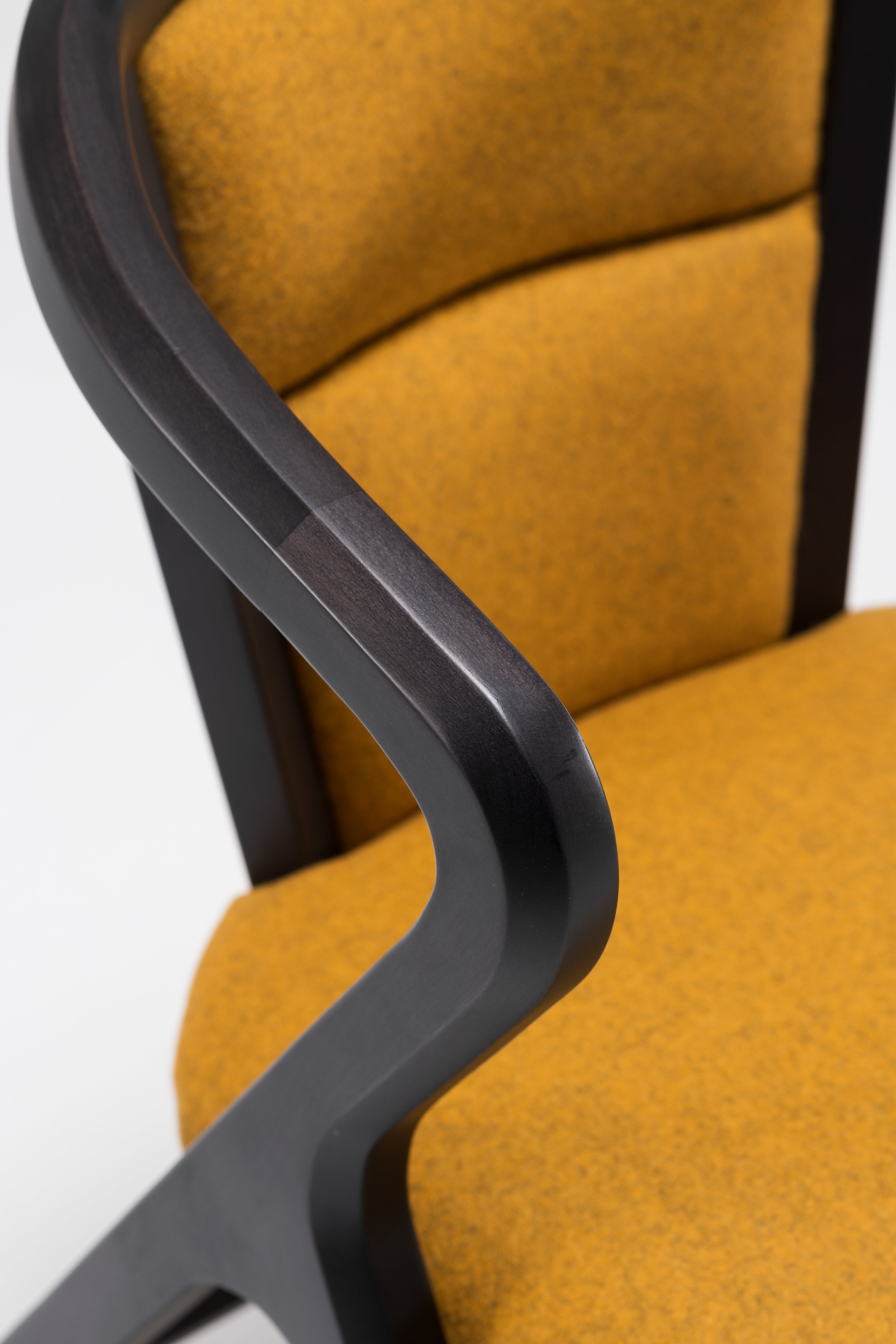 black，chair，Cali Chair，