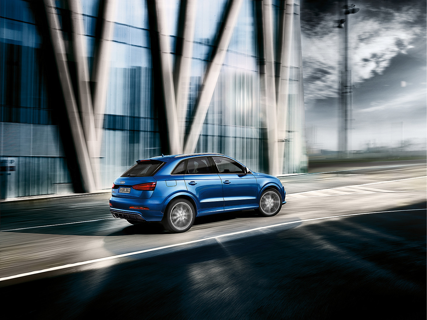 blue，Automobile design，Audi RSQ3，
