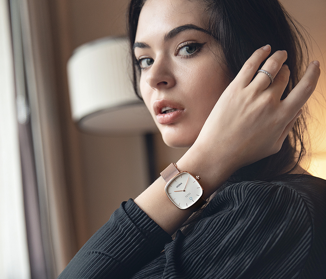Wristwatch，Wrist watch，intelligence，fantastic.，
