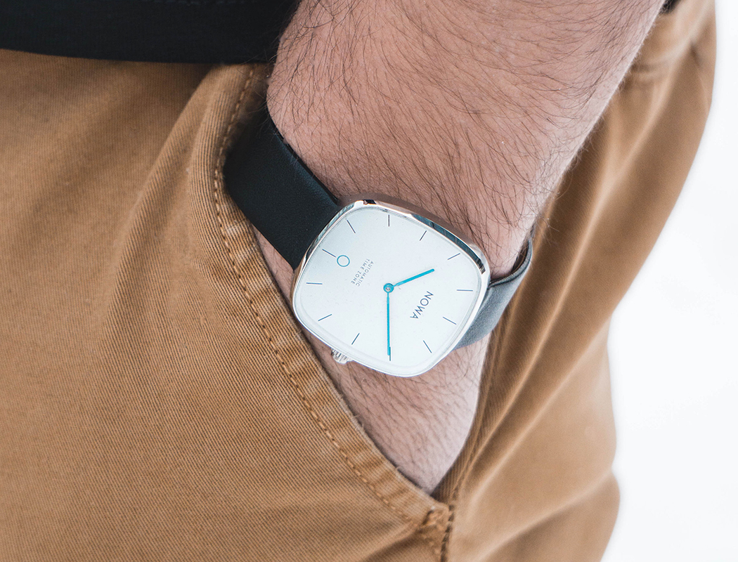 Wristwatch，Wrist watch，intelligence，fantastic.，