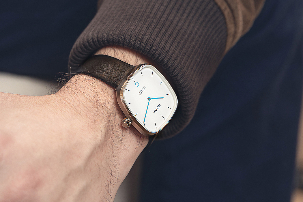 Wristwatch，Wrist watch，intelligence，fantastic.，