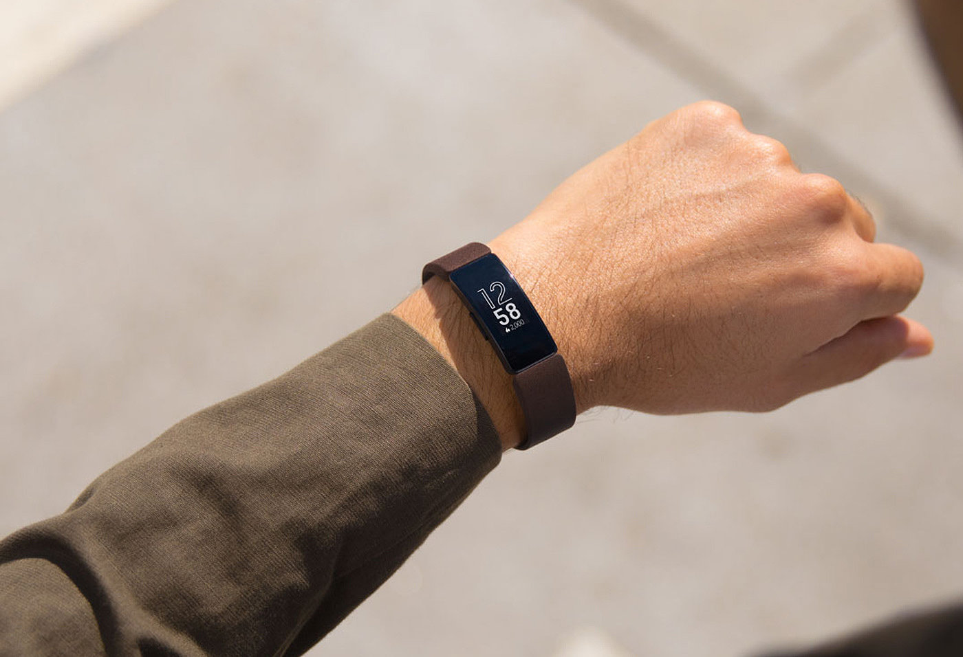 product design，intelligence，Bracelet，Fitbit，