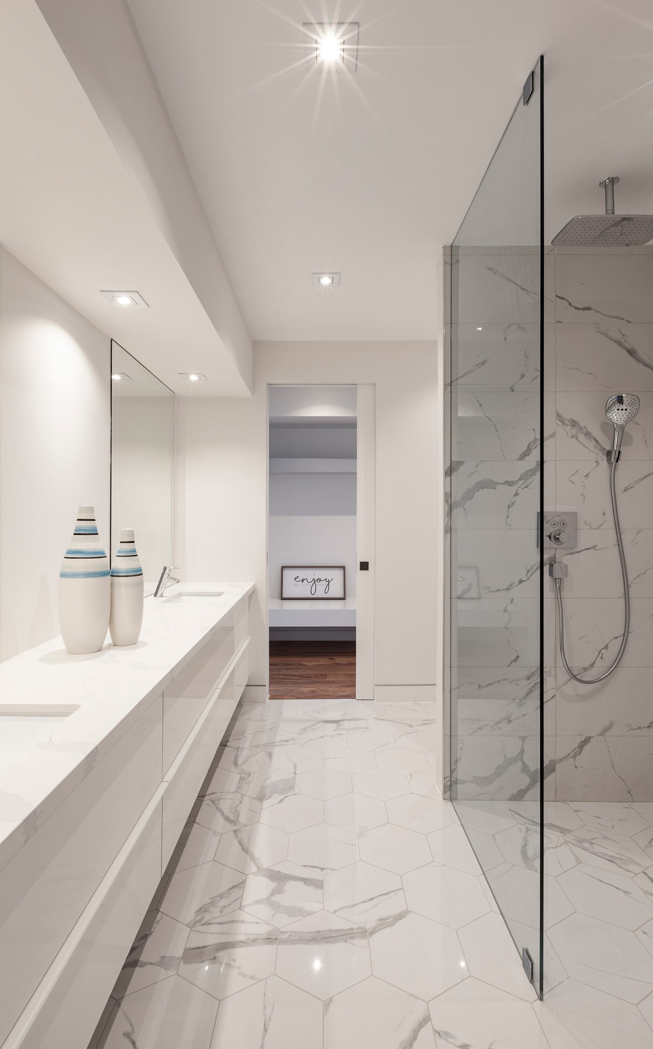 Unconventional，Asymmetry，residence，