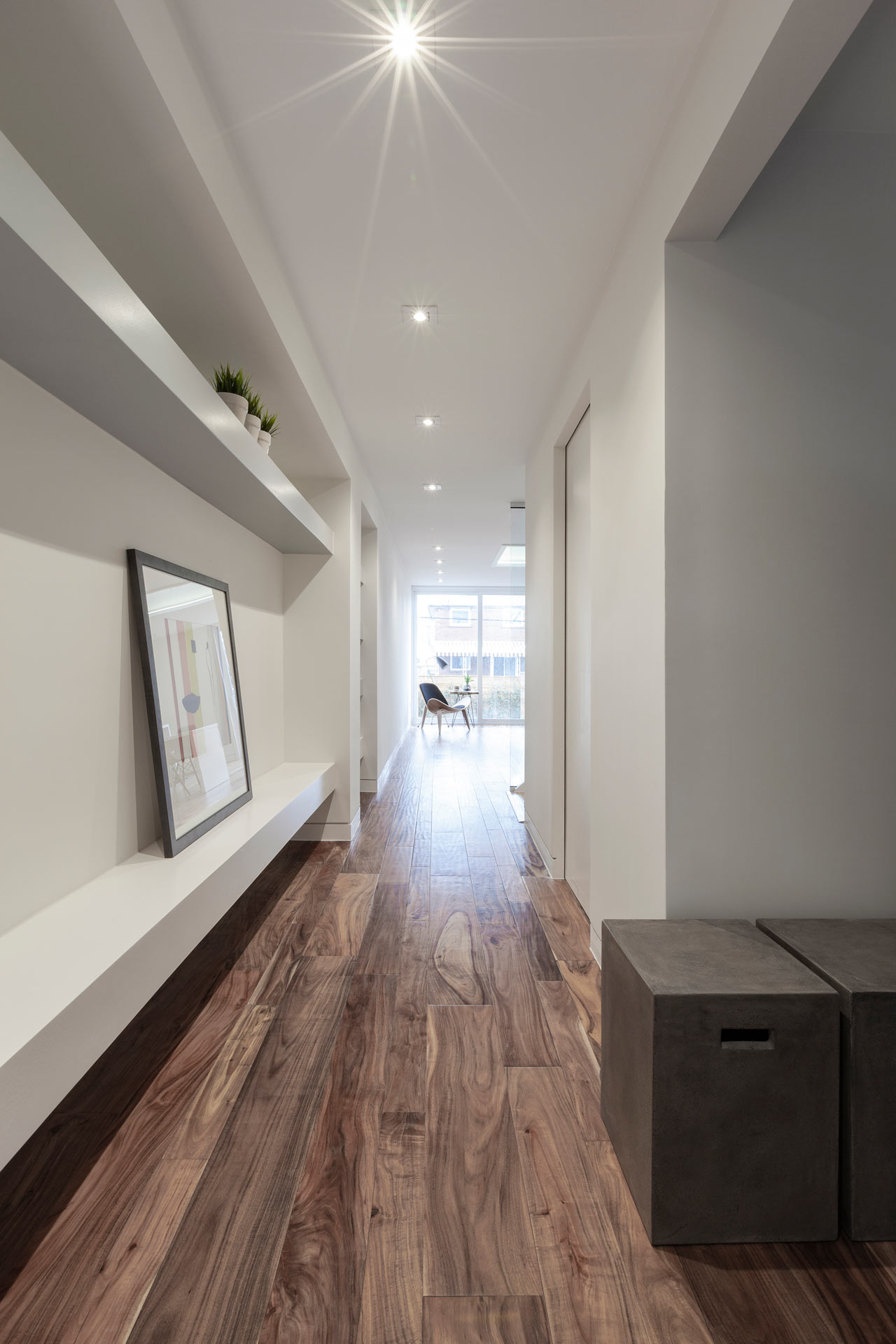 Unconventional，Asymmetry，residence，