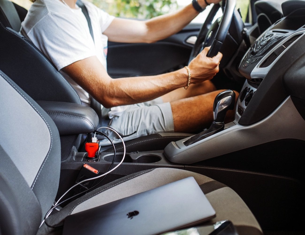 USB-C VogDUO，Charger，vehicle，