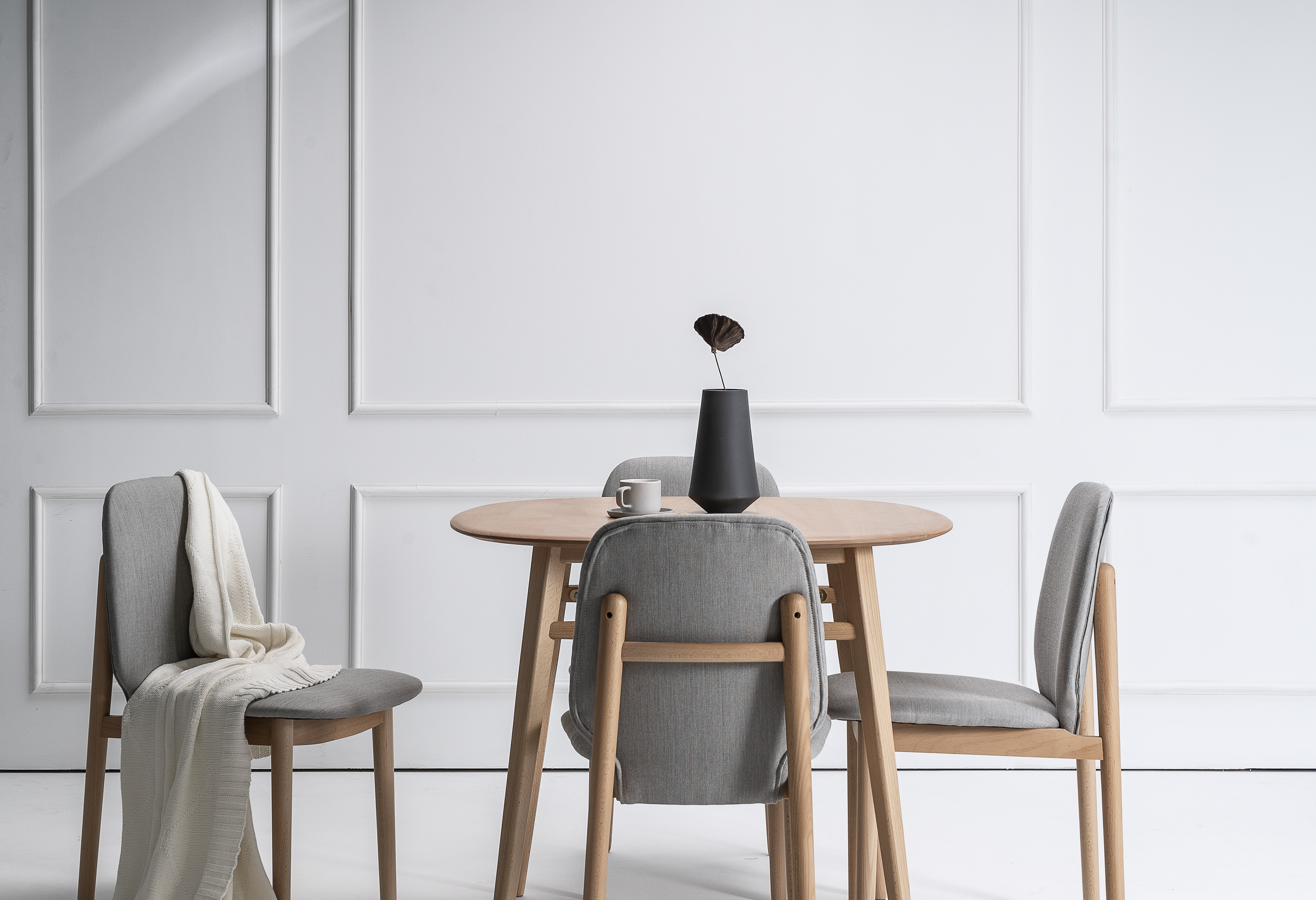 Upholstered chair, solid wood chair, original design, shell，