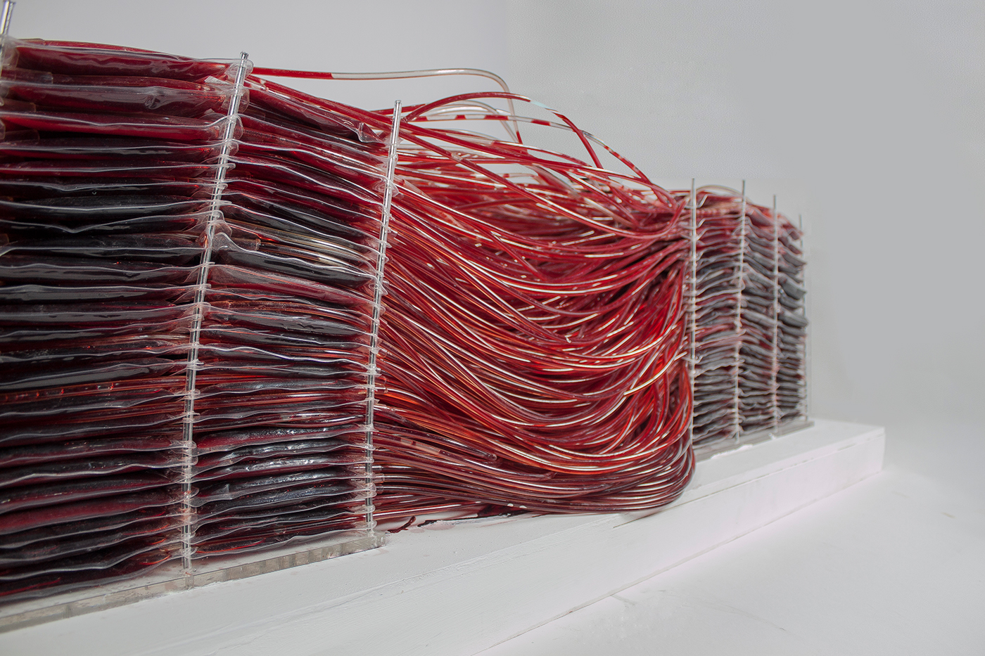 Hyun-Gi Kim，sofa，chair，blood，gules，