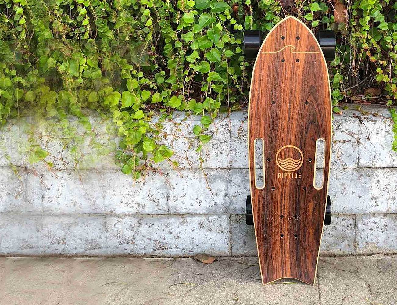 Electric skateboard，outdoor sport，product design，Scooter，