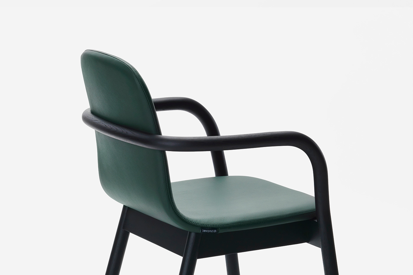 Jin Tian，hug，CHUNG-YEN CHANG，chair，chair，