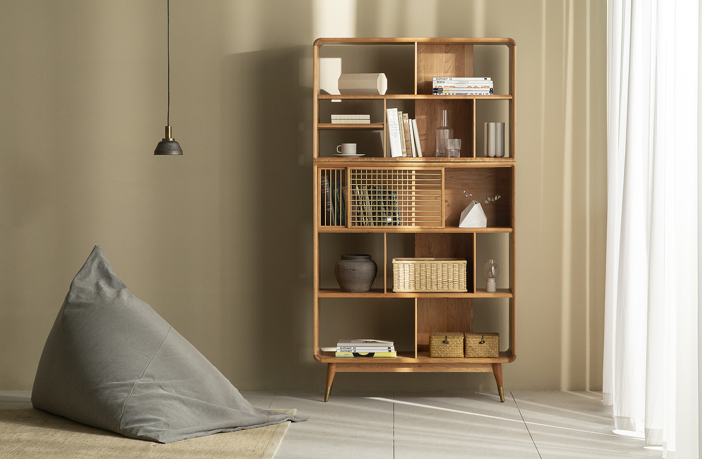Furniture designer Ren Mengying，