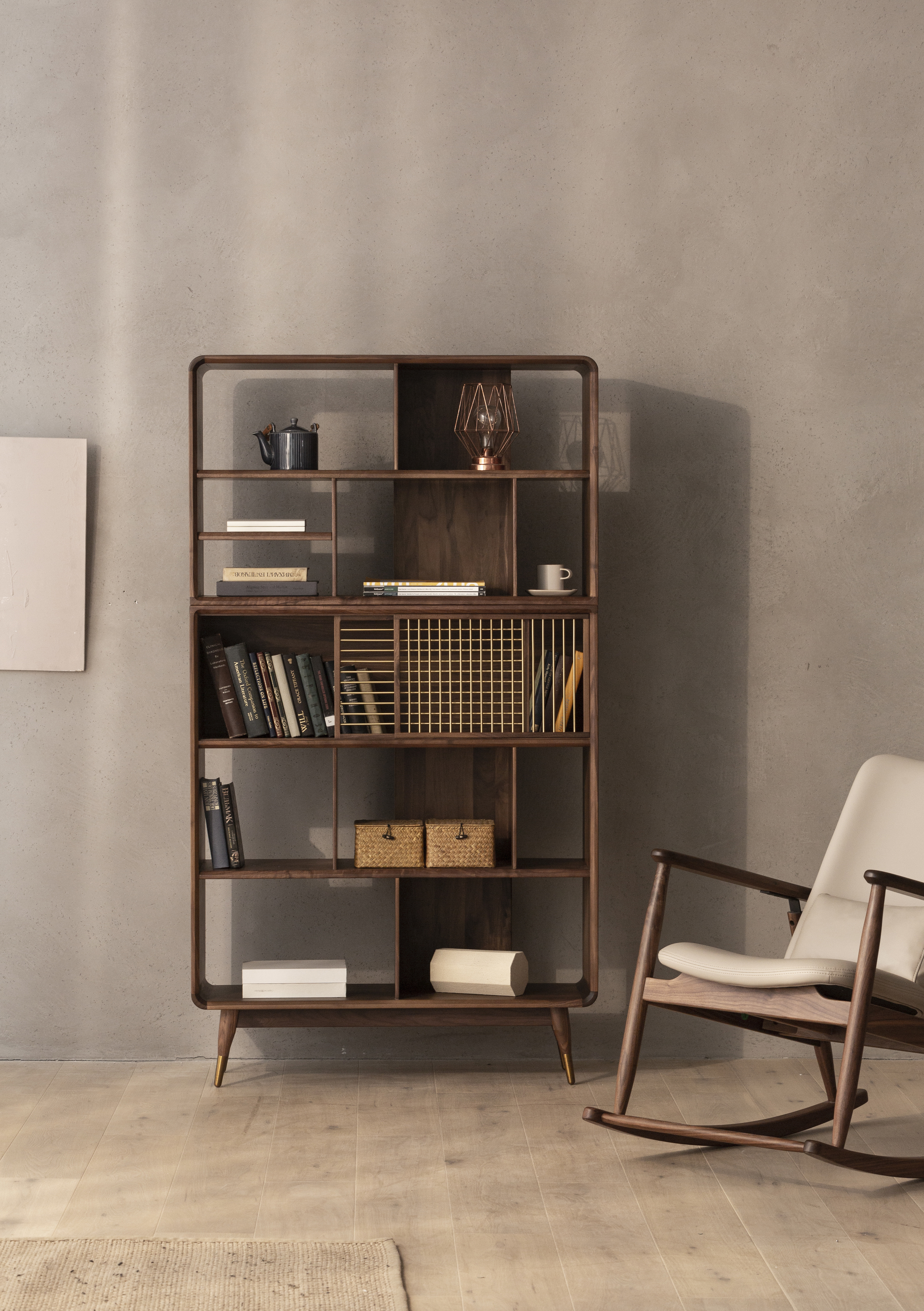 Furniture designer Ren Mengying，