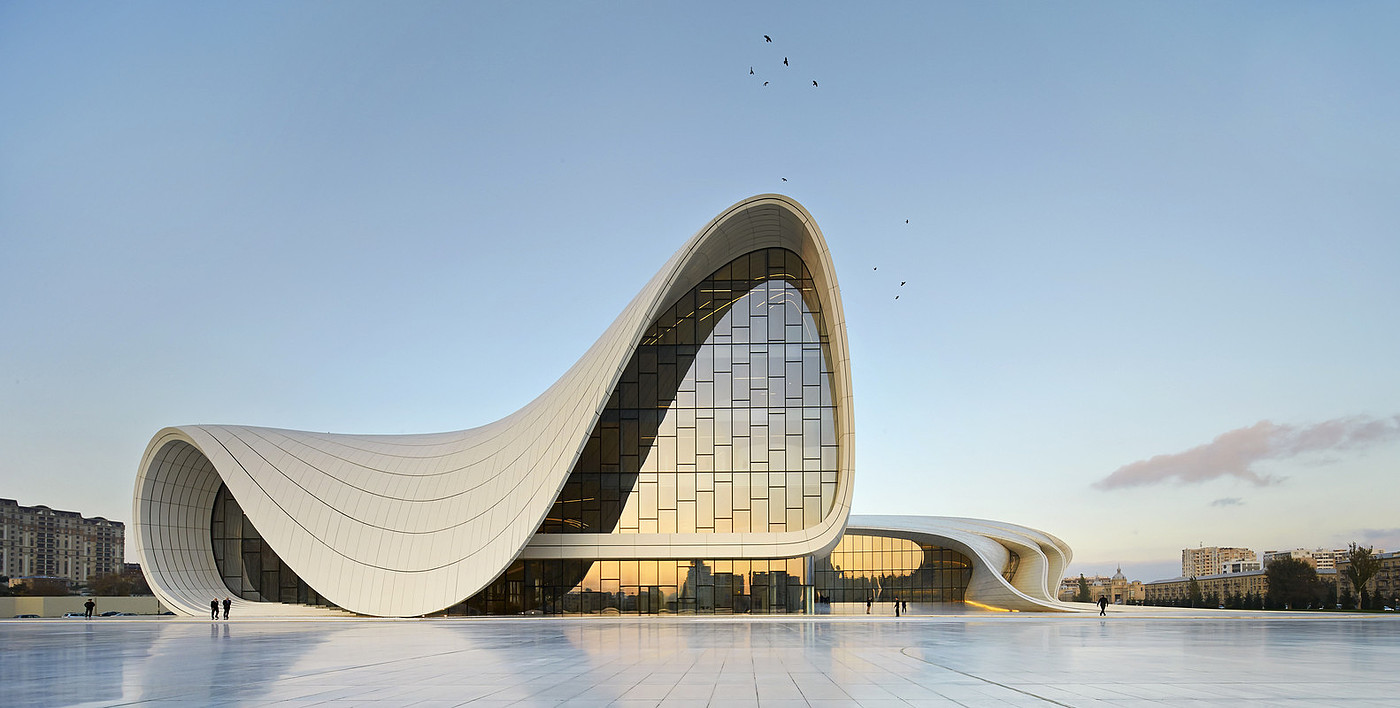 阿利耶夫文化中心，Zaha Hadid，Heydar Aliyev，