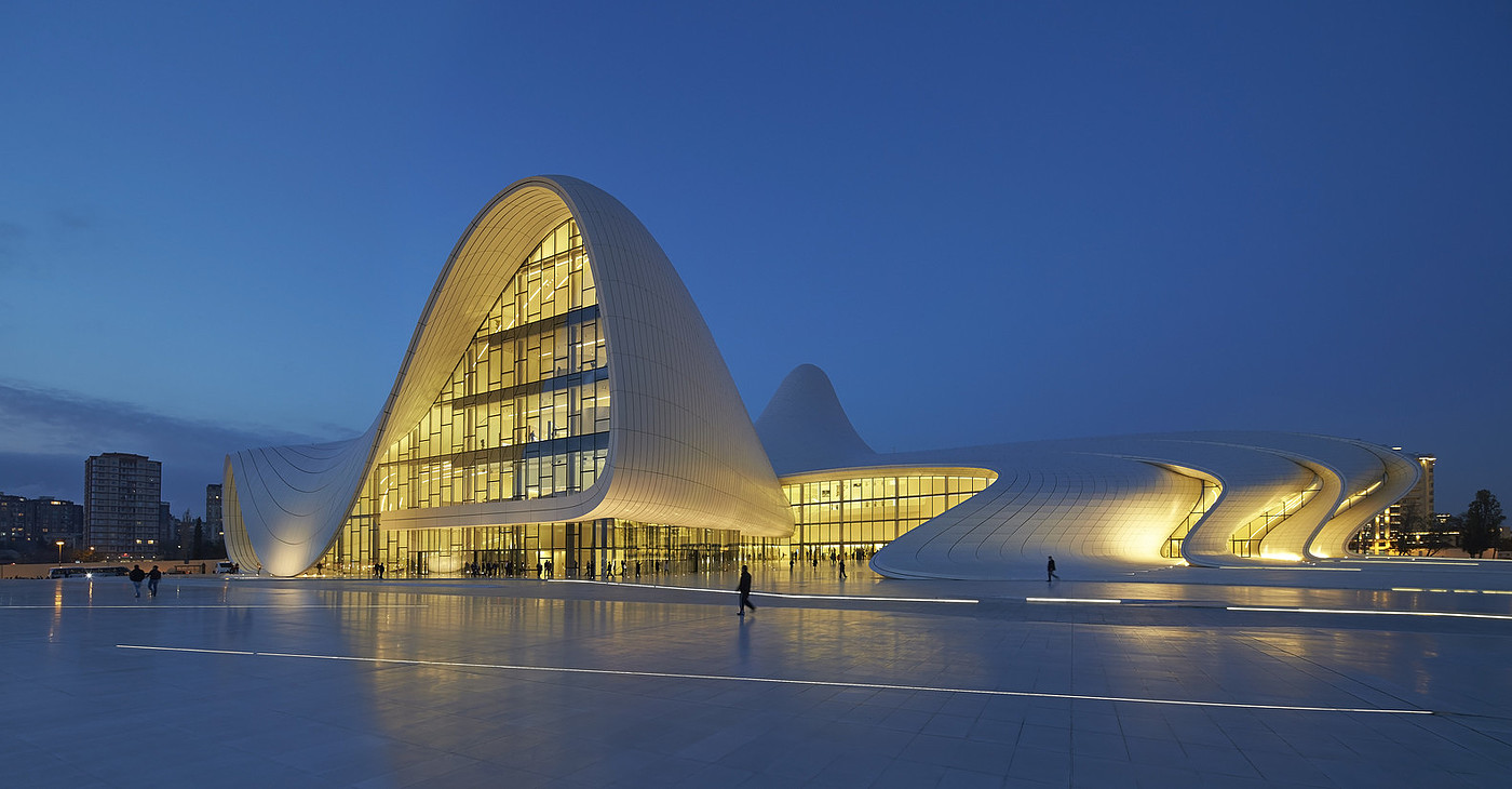 阿利耶夫文化中心，Zaha Hadid，Heydar Aliyev，