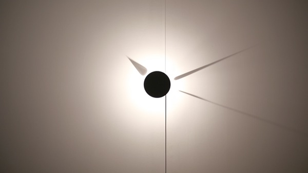 clocks and watches，Clock，Light and shadow effect，Dusk sunset，time，bionics，interactive，