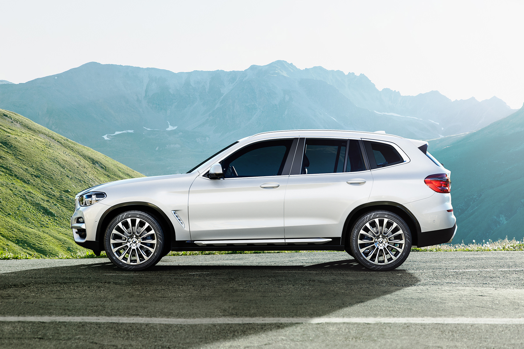 white，Automobile design，BMW X3，