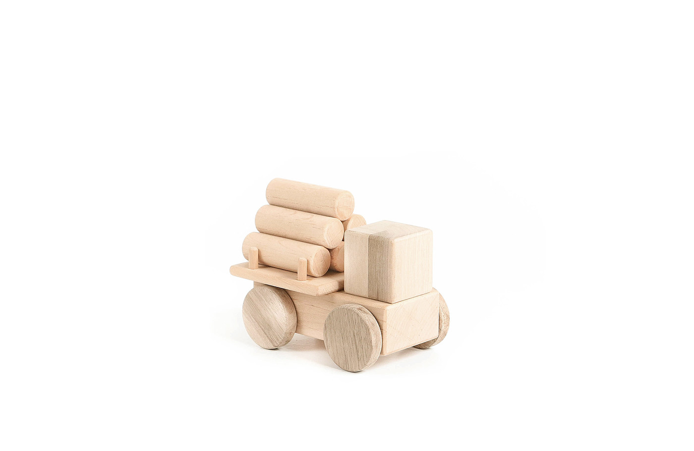 child，Toys，truck，wooden ，