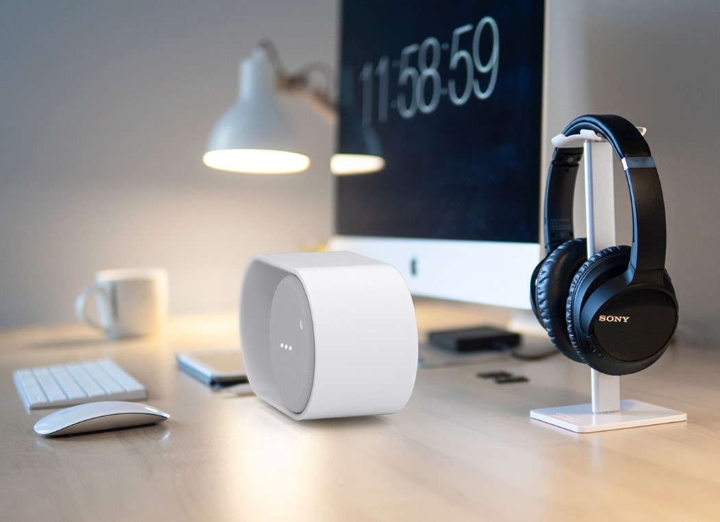 white，wireless speaker ，ONOFF，