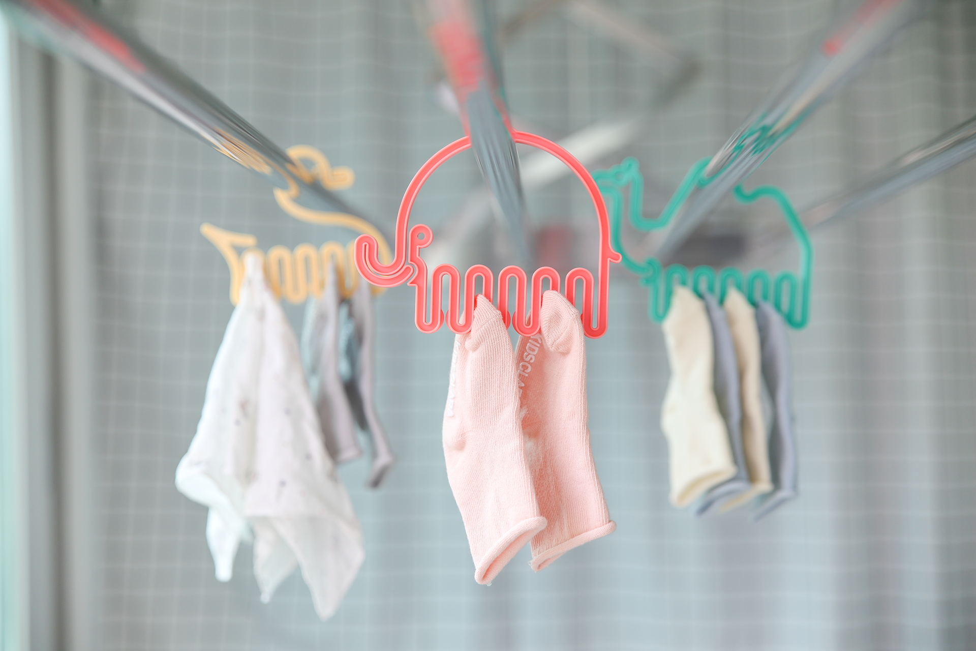 Plastic，Clothes hanger，Save，