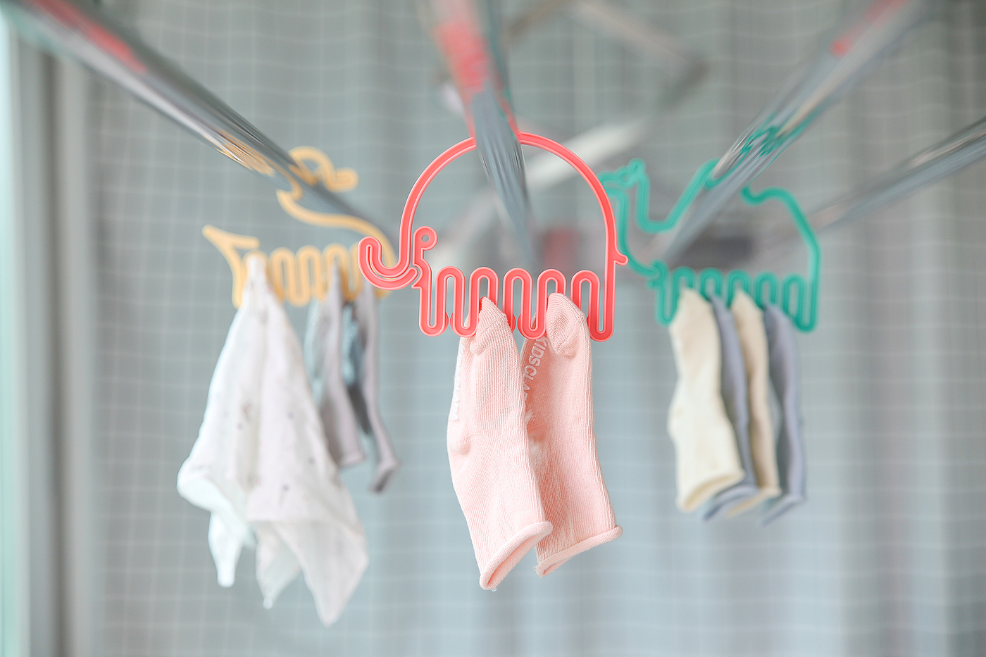 Plastic，Clothes hanger，Save，