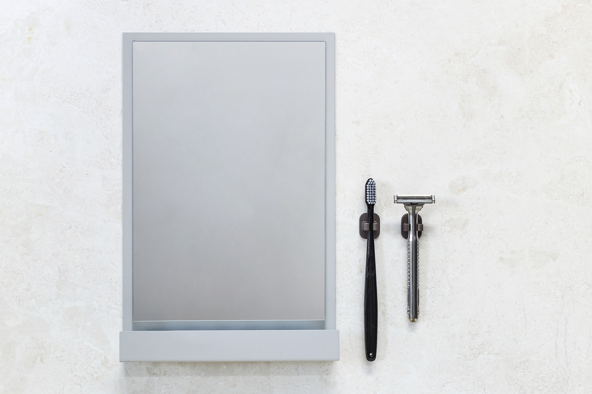 white，a hook，toothbrush，