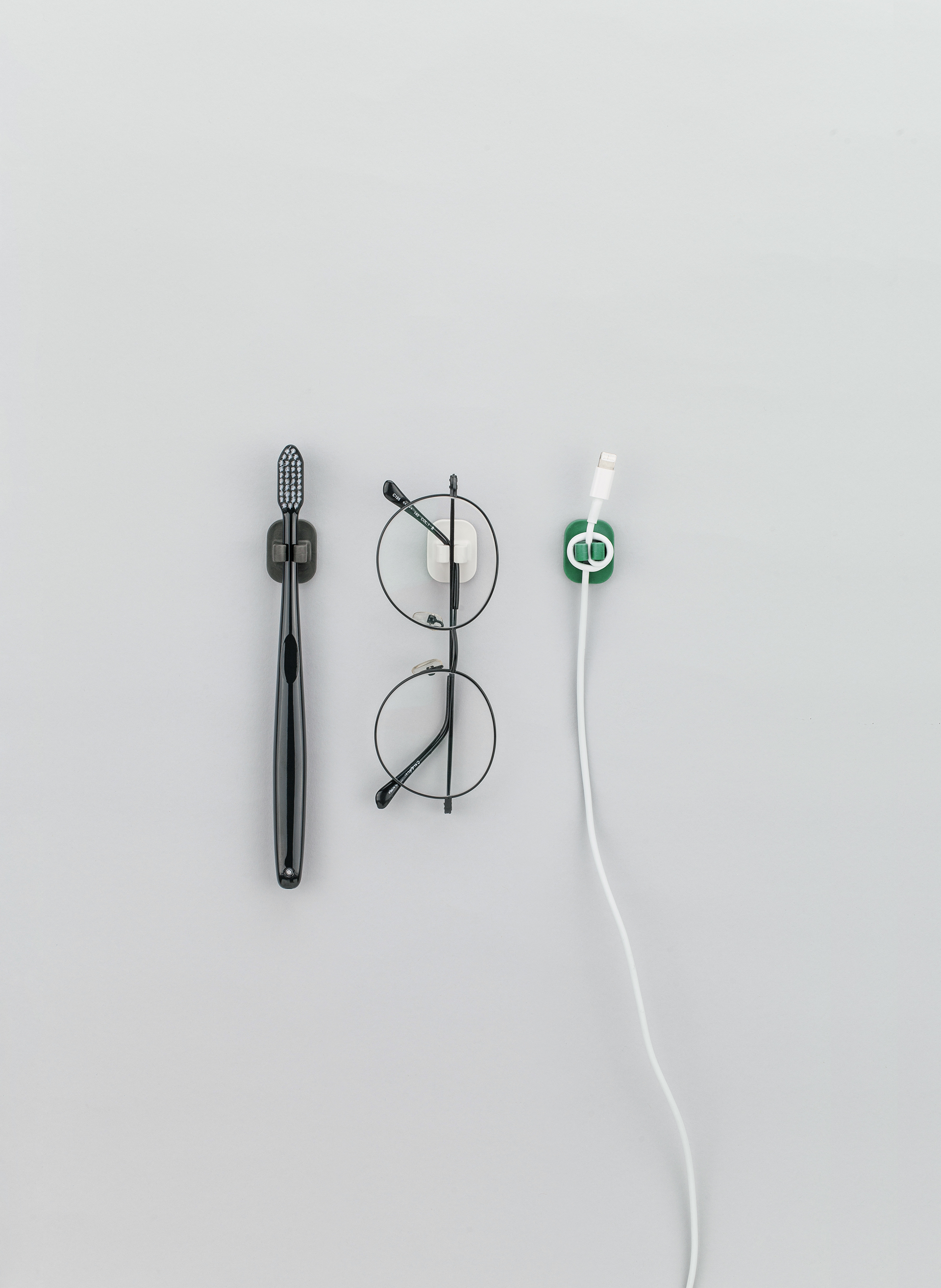 white，a hook，toothbrush，