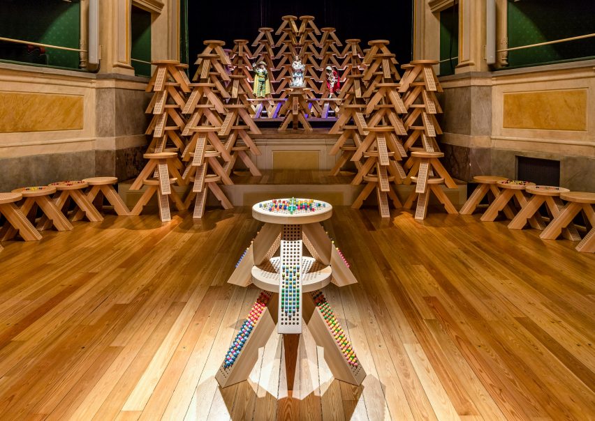 chair，woodiness，M / M Paris，