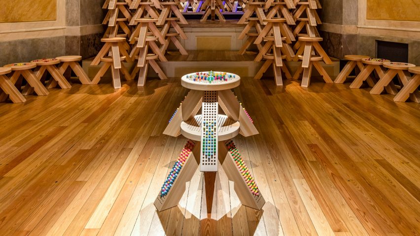 chair，woodiness，M / M Paris，