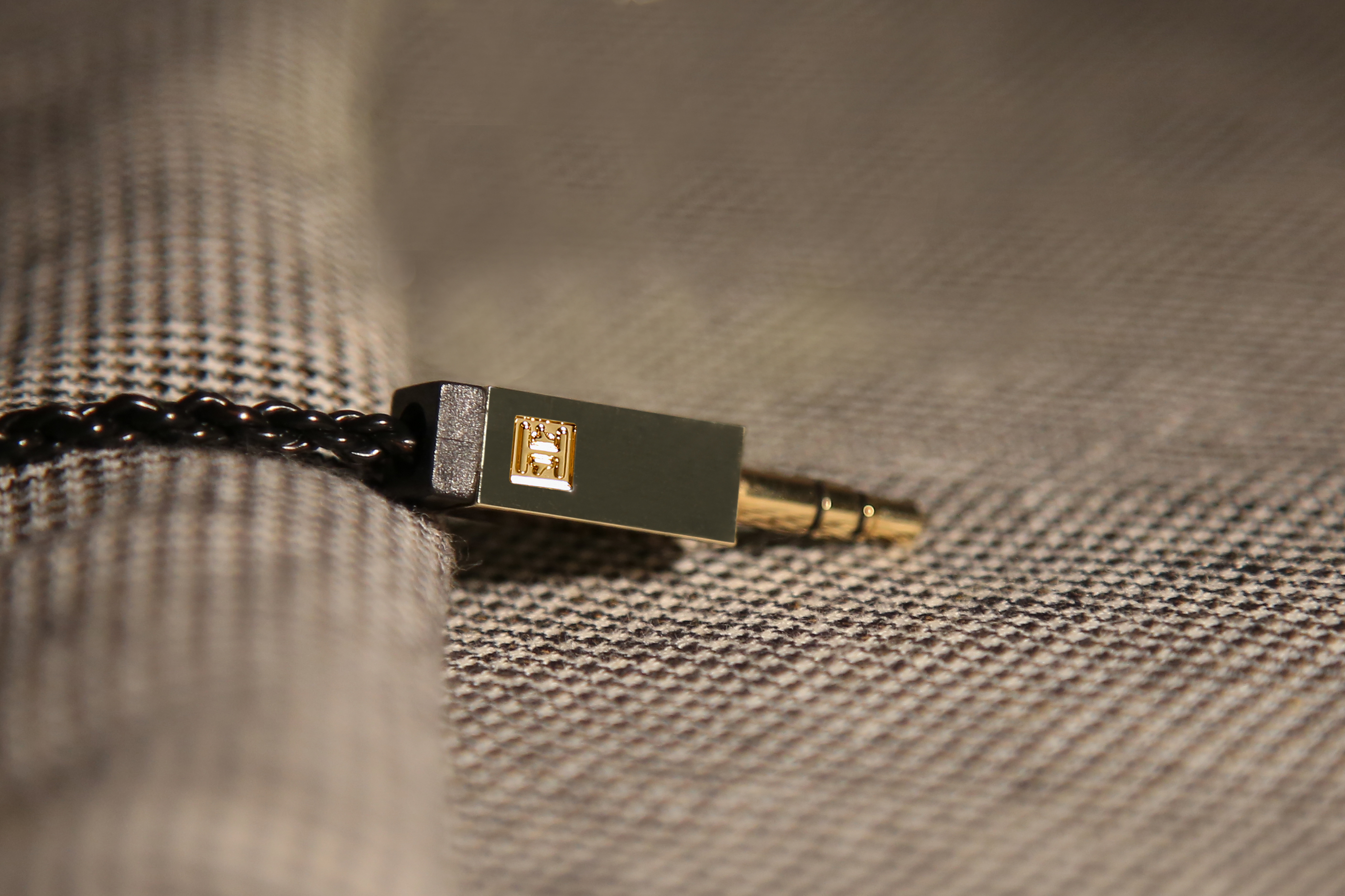 witch，Female earphone，In ear headphones，Small ears，