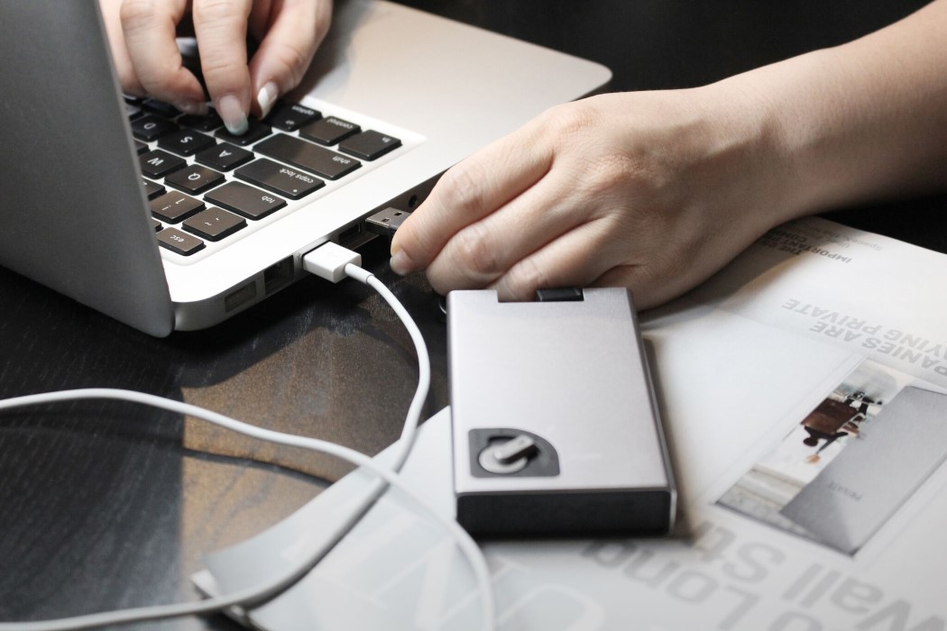 portable source，mobile hard disk drive，Creative and novel，gps，product design，