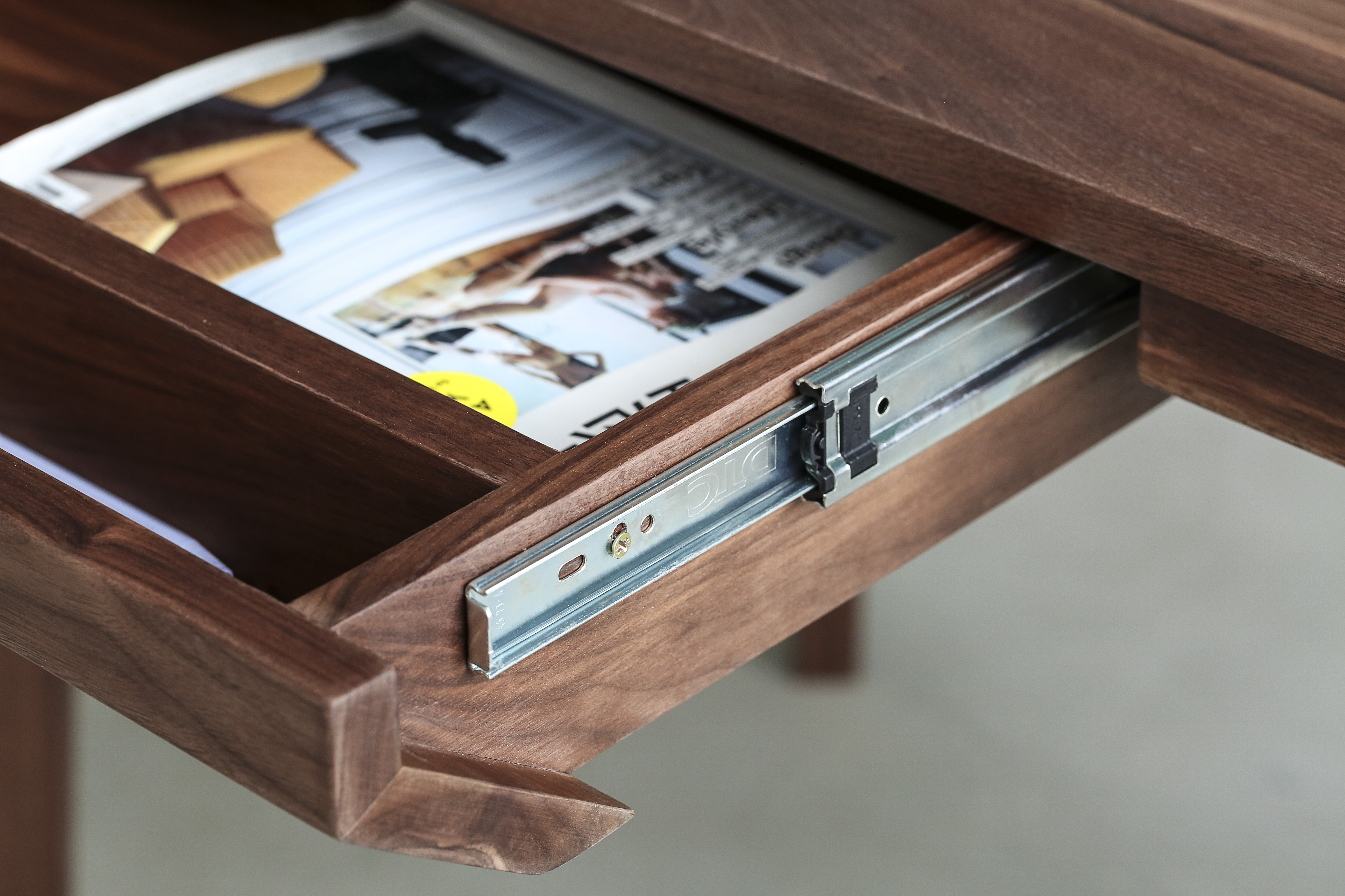 Furniture designer Ren Mengying，