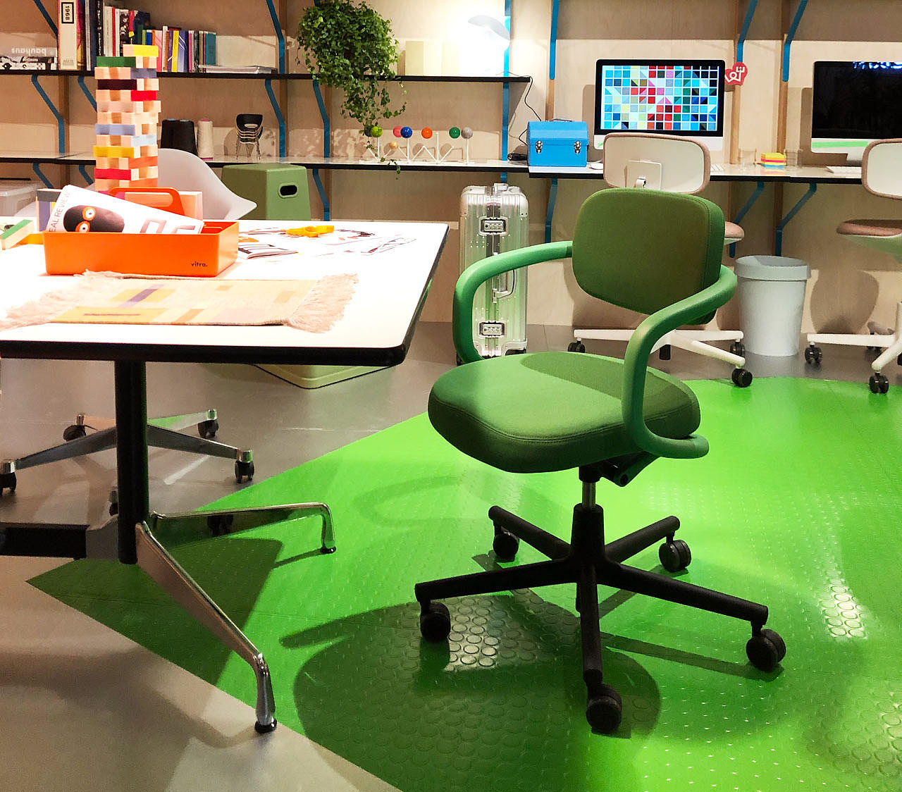 Swivel chair，Office chair，chair，