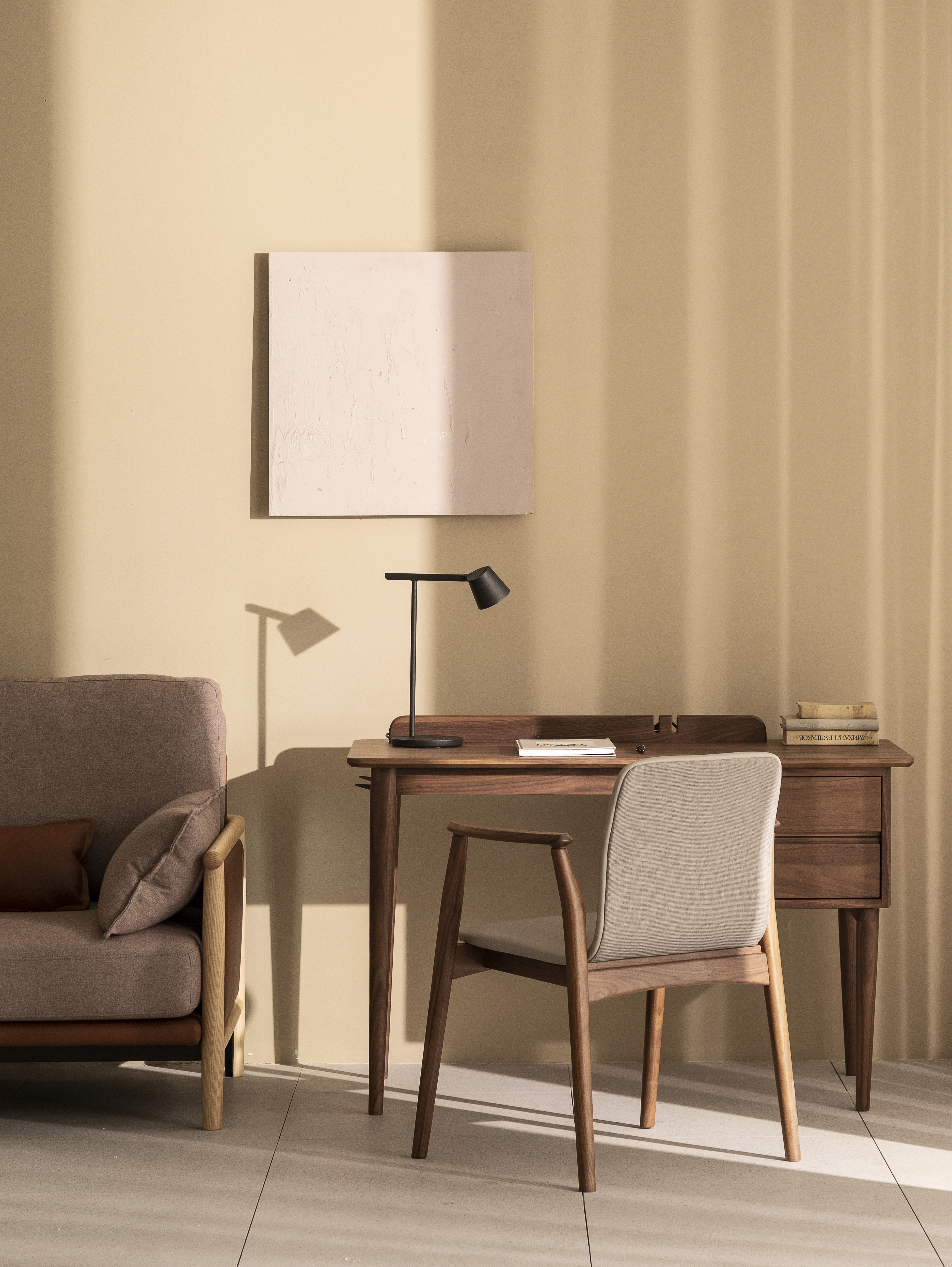 Furniture designer Ren Mengying，