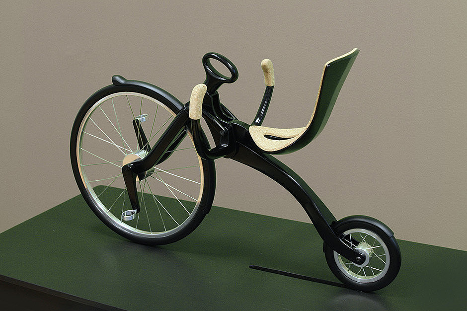Retro style，Inspired by the high-speed steam engine，lithe，comfortable，