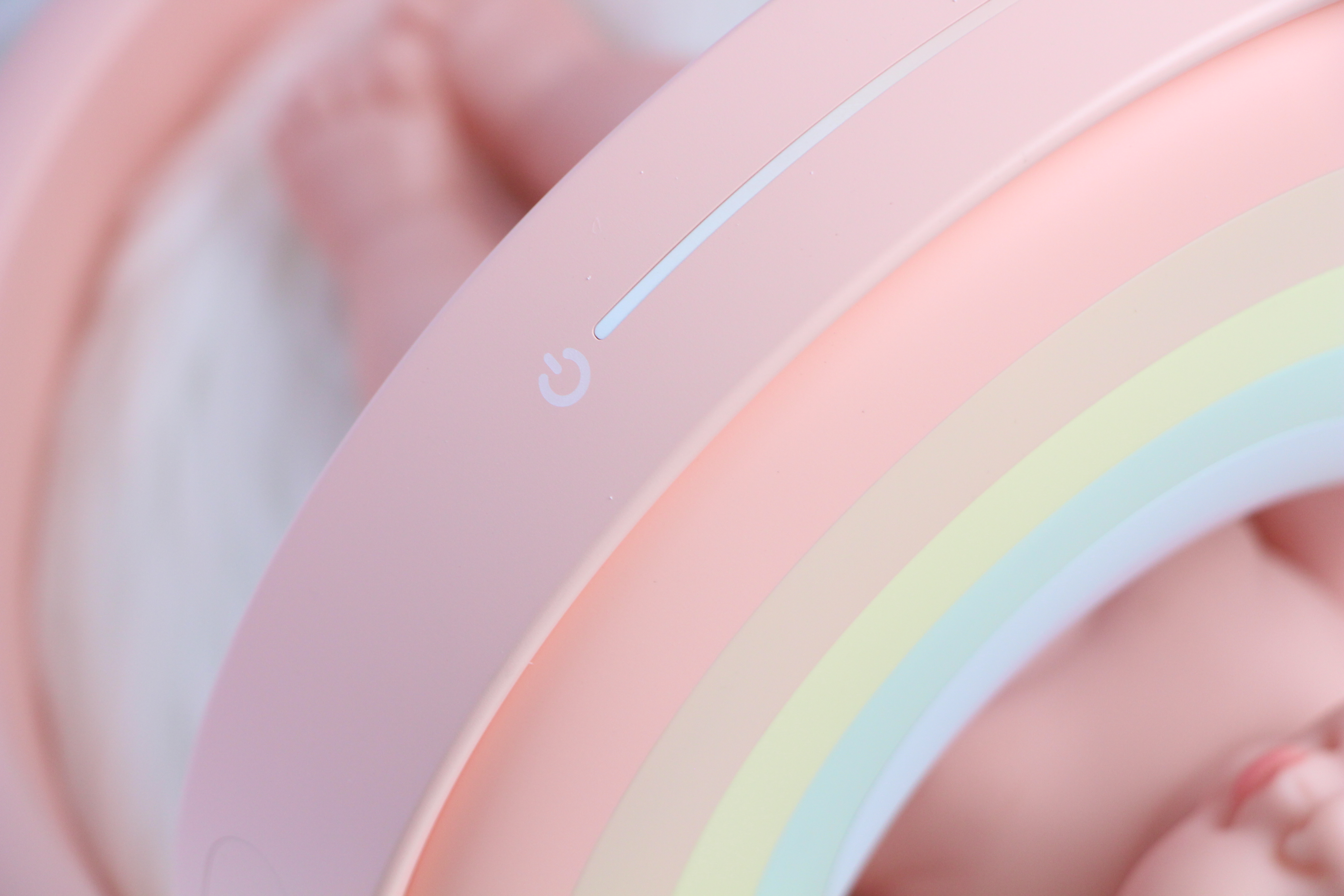 warm，cure，embrace，sense of security，