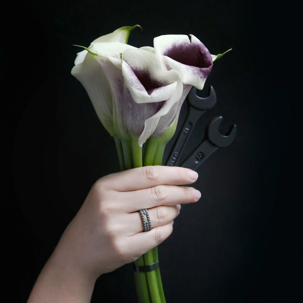 black，Metal，Ring，