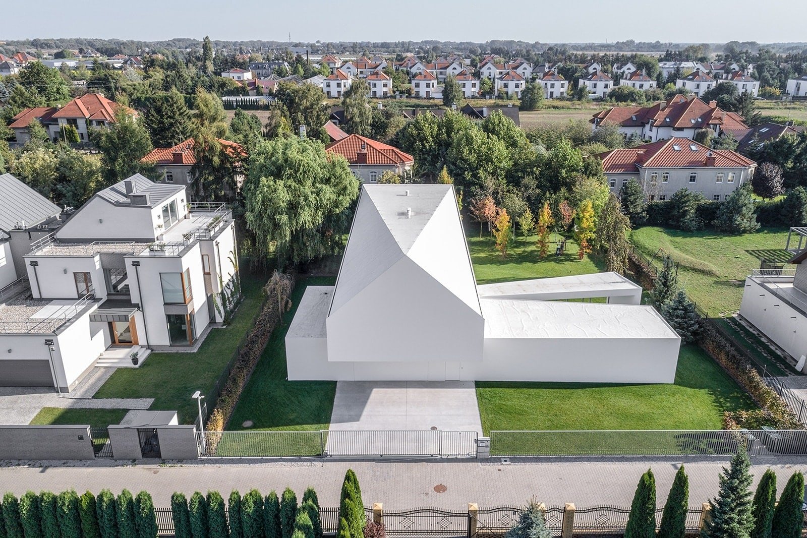 KWK Promes，white，residence，Quadrant House，