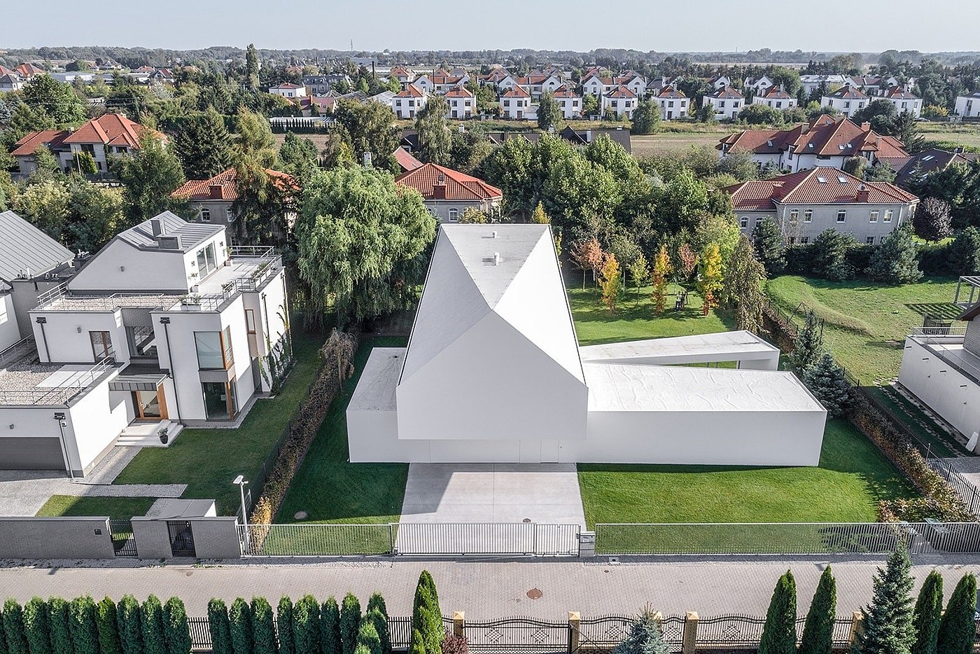 KWK Promes，white，residence，Quadrant House，