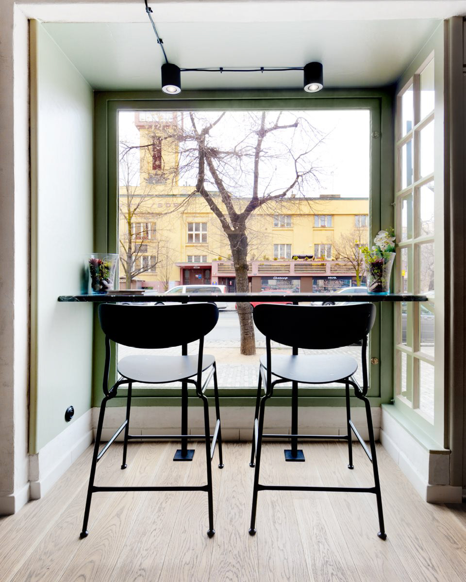 chair，furniture，Czech Republic，Frame structure，