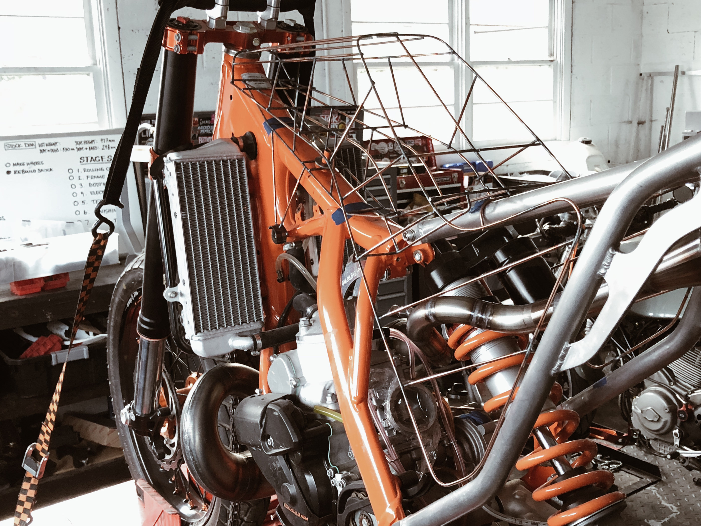 Out of the street，motorcycle，MM-300，