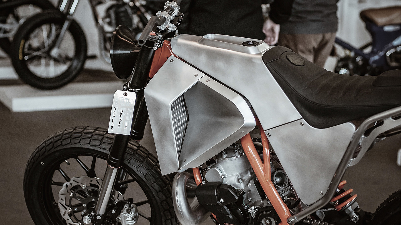 Out of the street，motorcycle，MM-300，