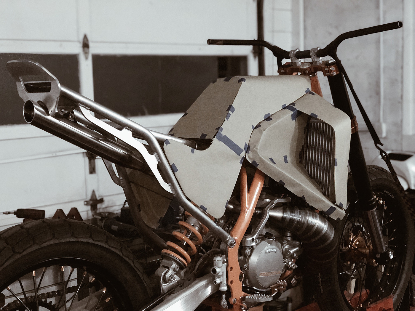 Out of the street，motorcycle，MM-300，