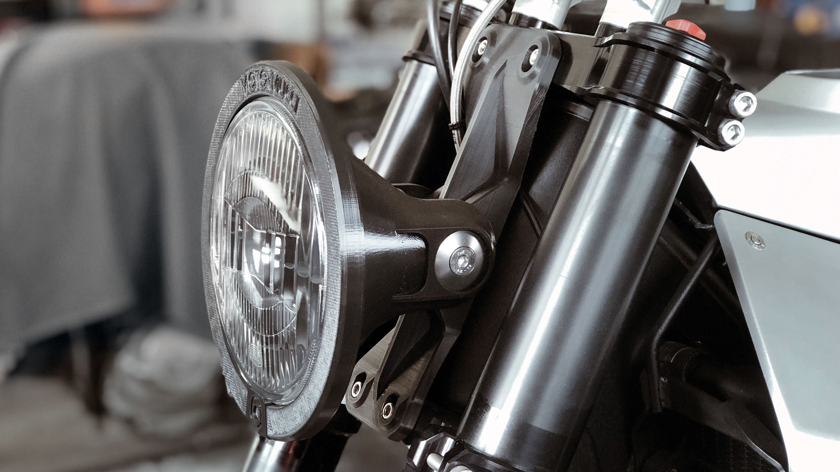 Out of the street，motorcycle，MM-300，