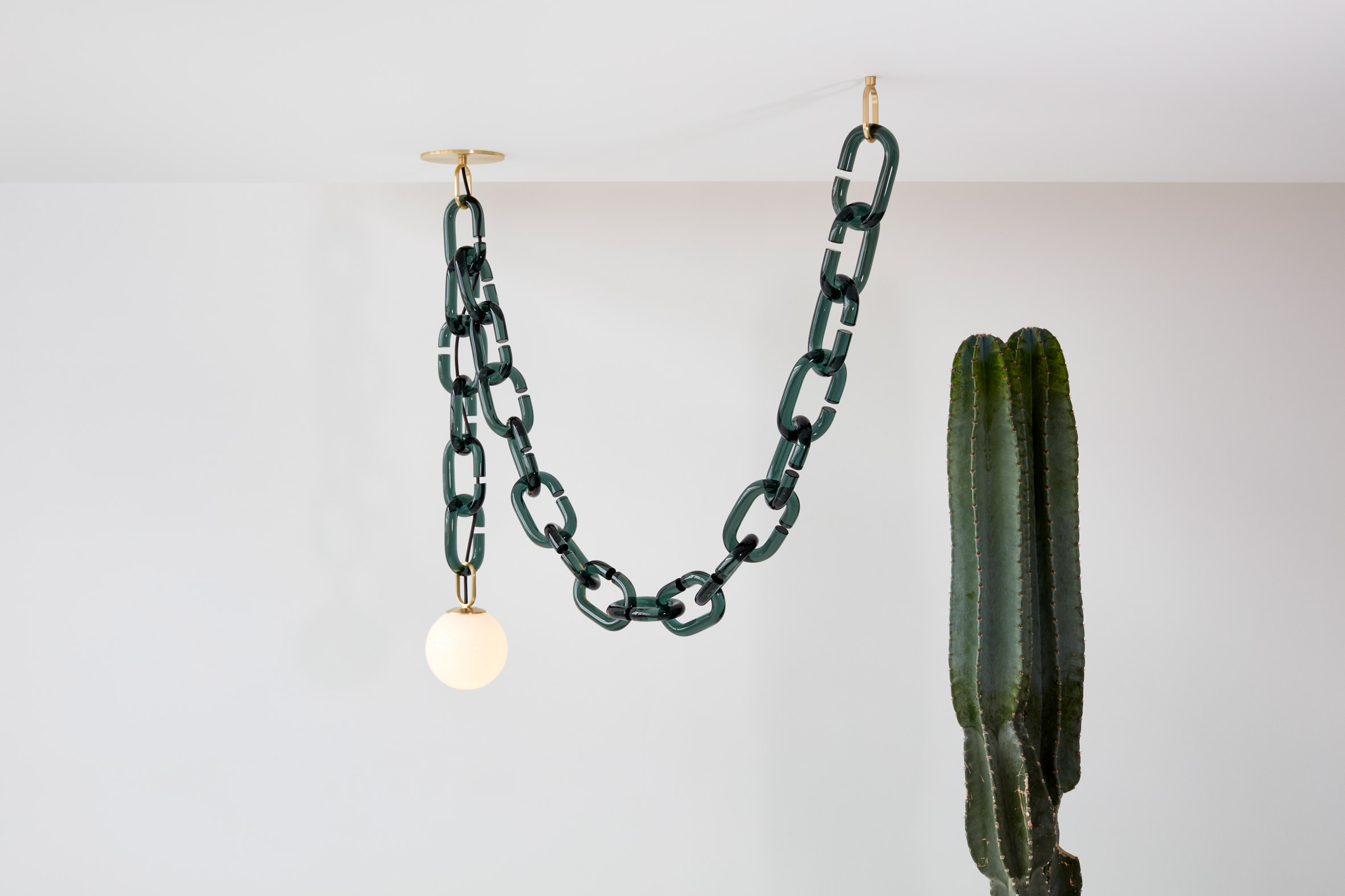 chain，Glass，colour，lighting，