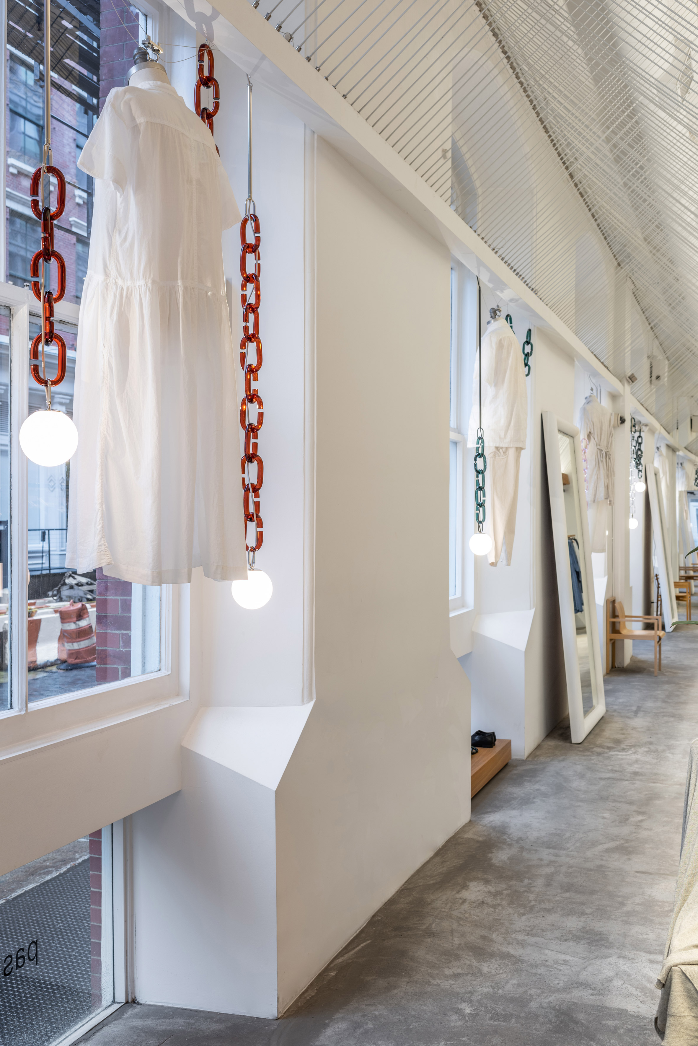 chain，Glass，colour，lighting，