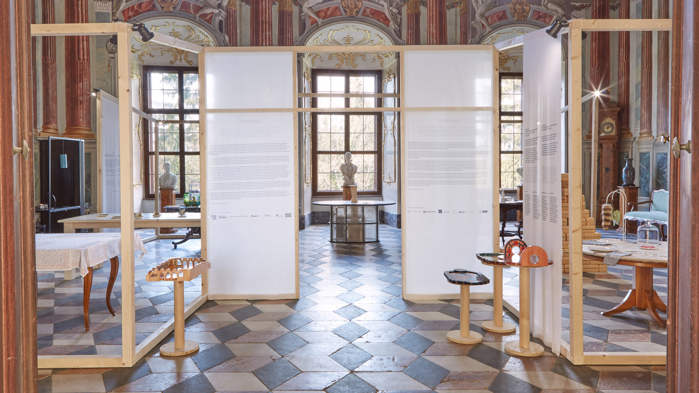 exhibition，table，castle，Hollene Castle，