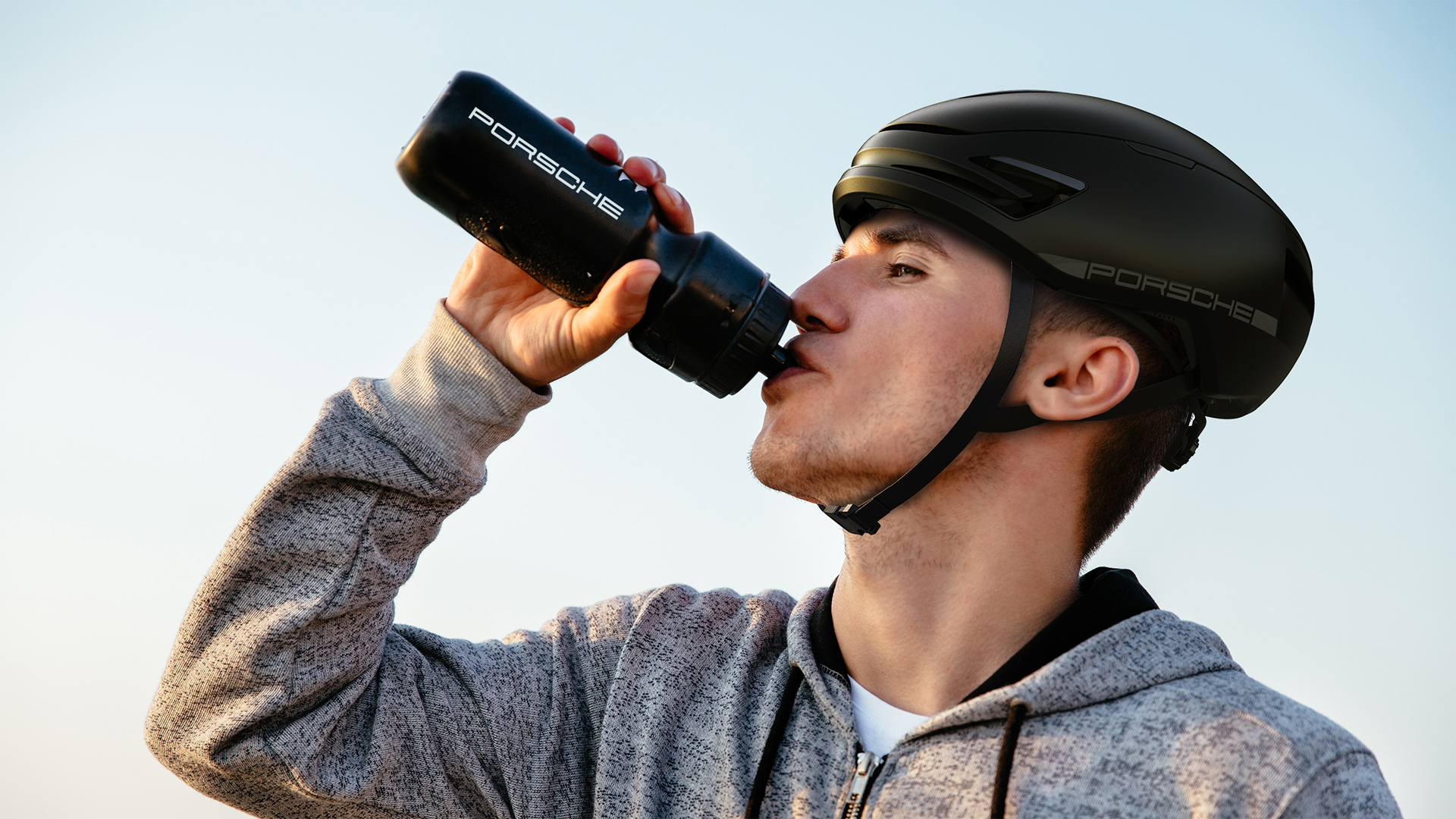 Turn around，Ride，Porsche，Helmet，
