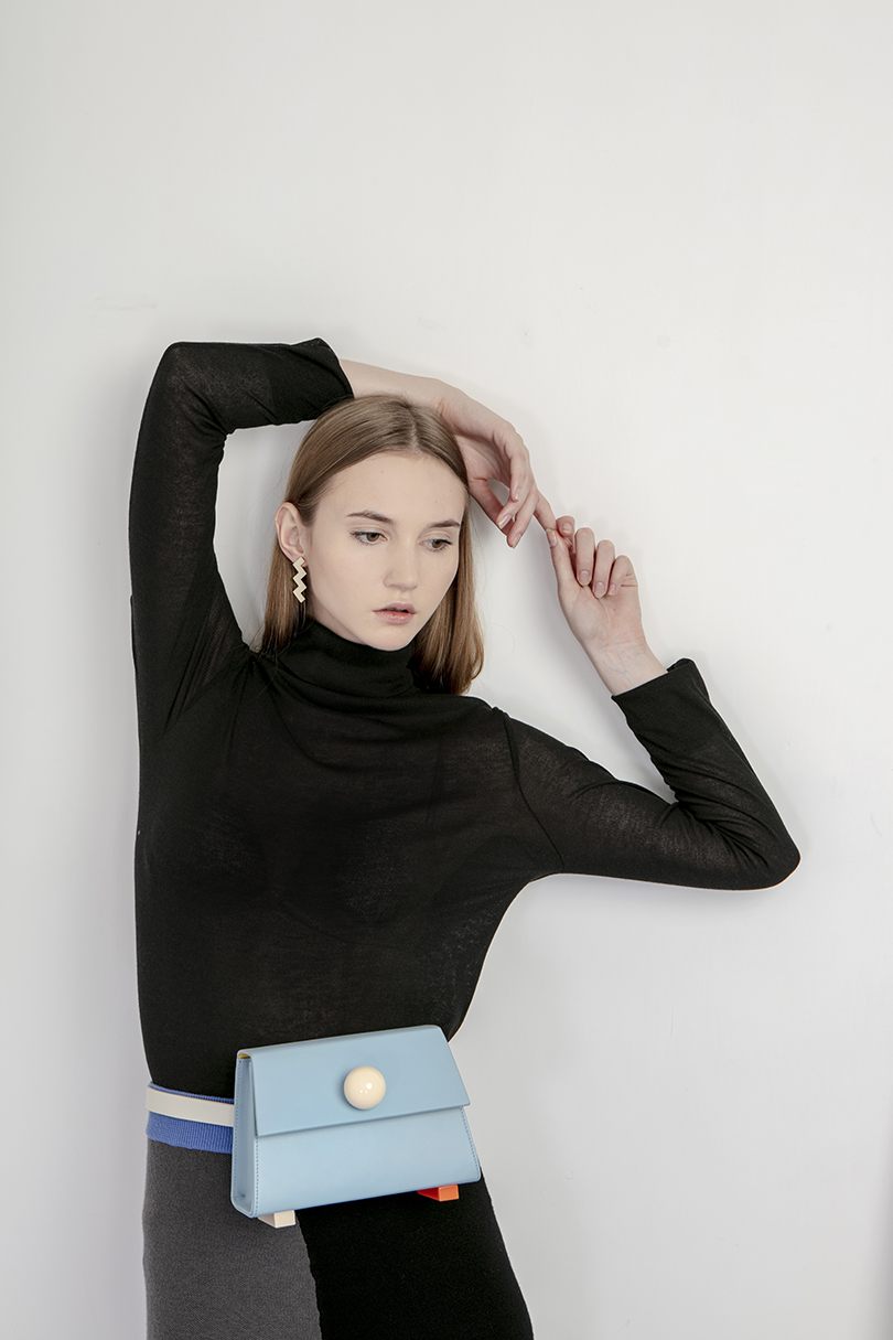 Color contrast，matter，Female bag，