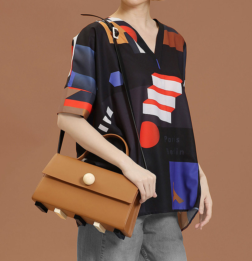 Color contrast，matter，Female bag，